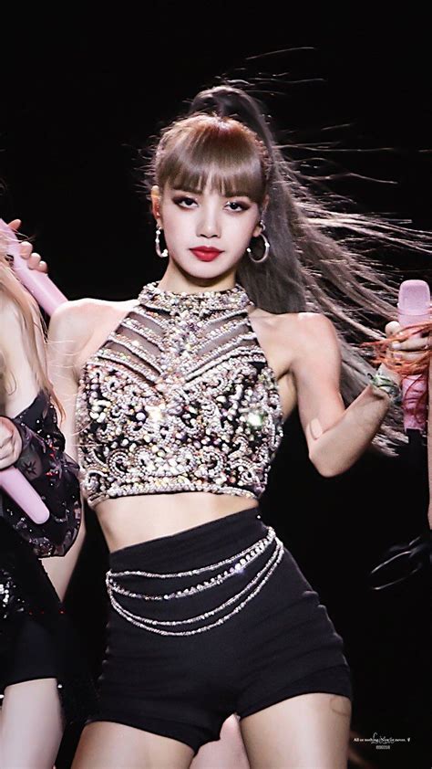 lisa stage outfits